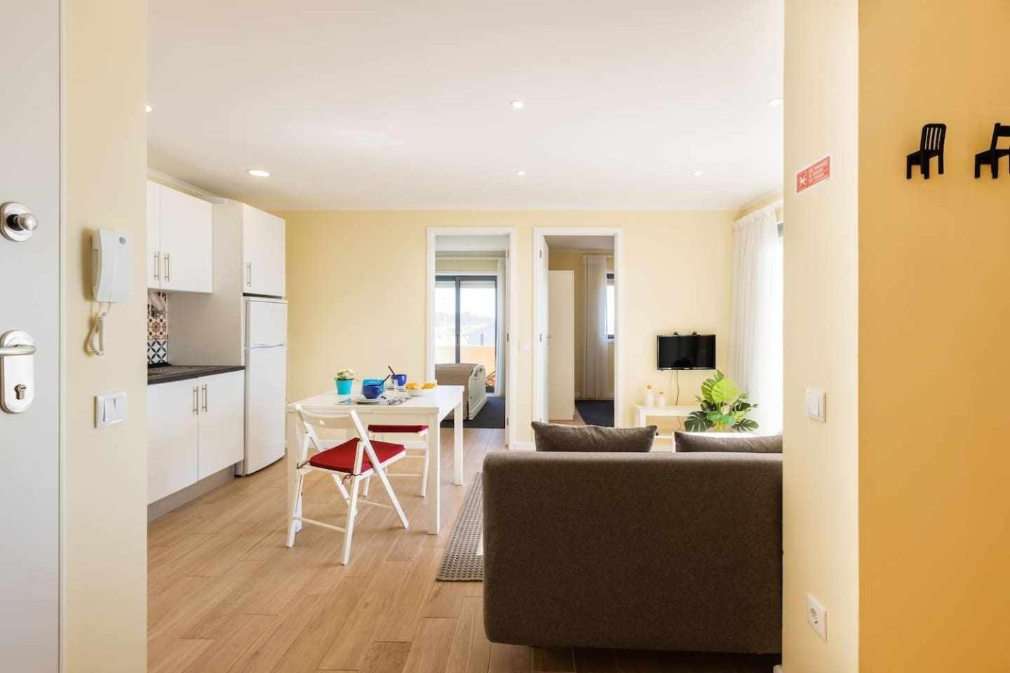 Vista Mare Beach Apartments By Destiny Houses Cortegaça Esterno foto